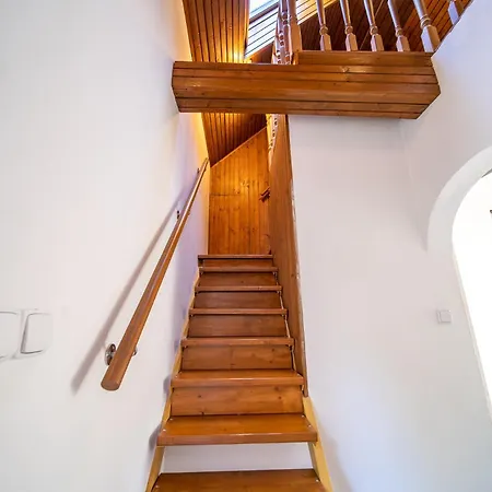 Dom V Lokalite So Slovenskym Orlojom Stará Bystrica