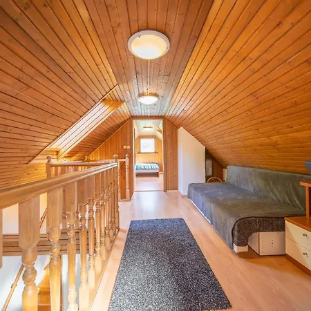 Dom V Lokalite So Slovenskym Orlojom Dom wakacyjny Stará Bystrica