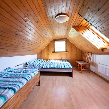 Dom wakacyjny Dom V Lokalite So Slovenskym Orlojom Stará Bystrica