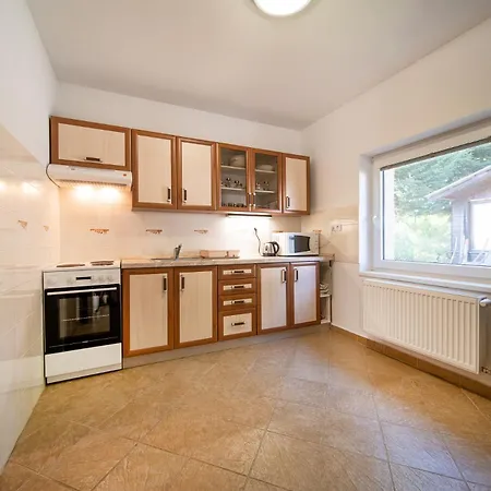 Dom V Lokalite So Slovenskym Orlojom Stará Bystrica