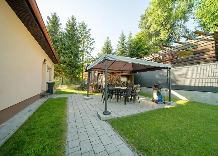 Dom V Lokalite So Slovenskym Orlojom 別荘